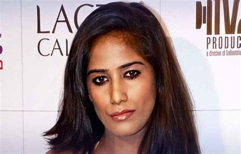 Poonam Pandey is not dead, shares video on social。